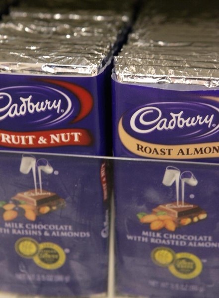 © Reuters. Los dueños de Cadbury estudian vender marcas en Europa, según Sky News
