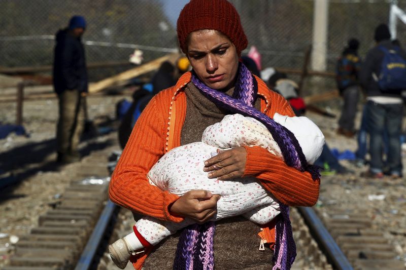 © Reuters. Caen las llegadas de refugiados a Europa, pero podrían ser un millón en 2015