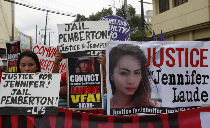 © Reuters. السجن لأحد مشاة البحرية الأمريكية في الفلبين بتهمة قتل امرأة