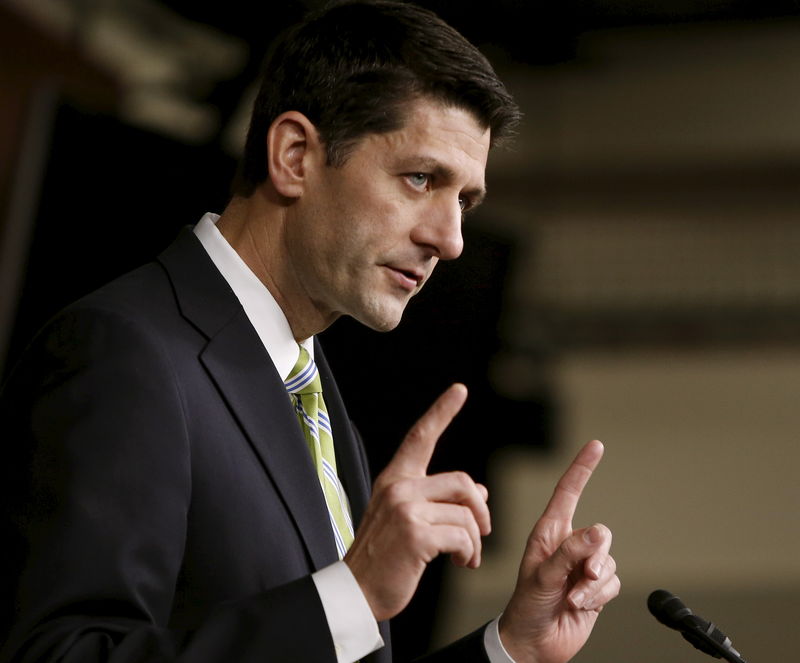 © Reuters. U.S. Speaker of the House Ryan answers media questions at news conference on Syrian refugee bill on Capitol Hill in Washington 