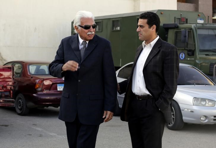 © Reuters. محكمة مصرية تؤيد سجن قيادات بالإخوان وتعيد محاكمة رئيس وزراء سابق