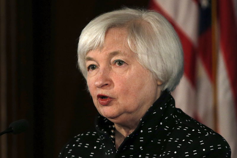 © Reuters. A chair do Federal Reserve, Janet Yellen, discursa na  Conferência sobre Transmissão e Implementação de Política Monetária no Período Pós-Crise do Federal Reserve em Washington.