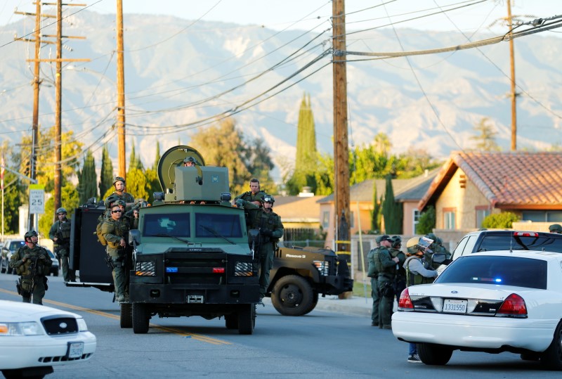 © Reuters. FUSILLADE MEURTRIÈRE EN CALIFORNIE