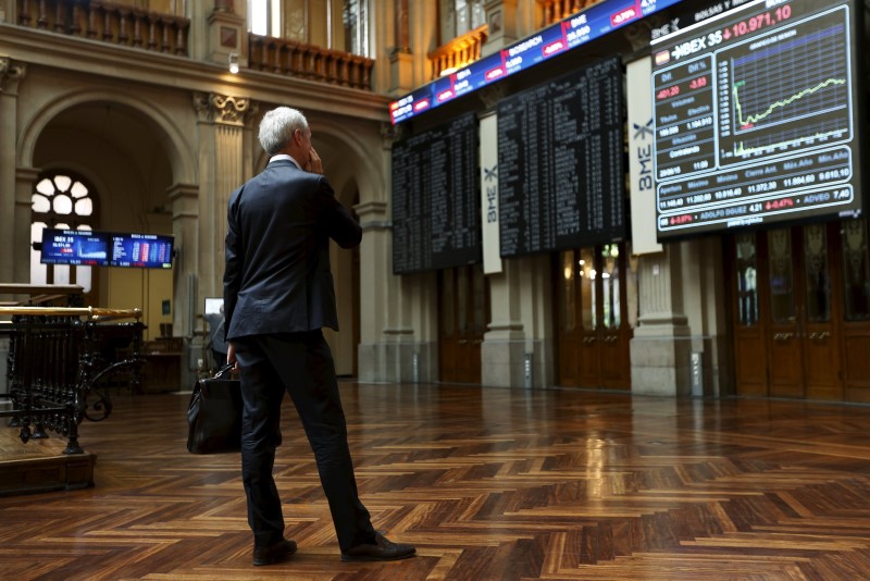 © Reuters. El Ibex mantiene la tendencia alcista a la espera de reunión BCE  