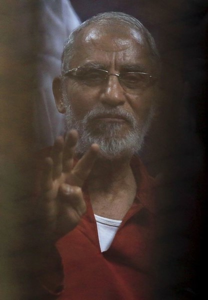 © Reuters. النقض المصرية تلغي حكما بإعدام مرشد الإخوان وتأمر بإعادة محاكمته