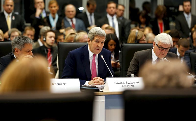 © Reuters. Los bombardeos sólo no derrotarán al Estado Islámico, advierte Kerry
