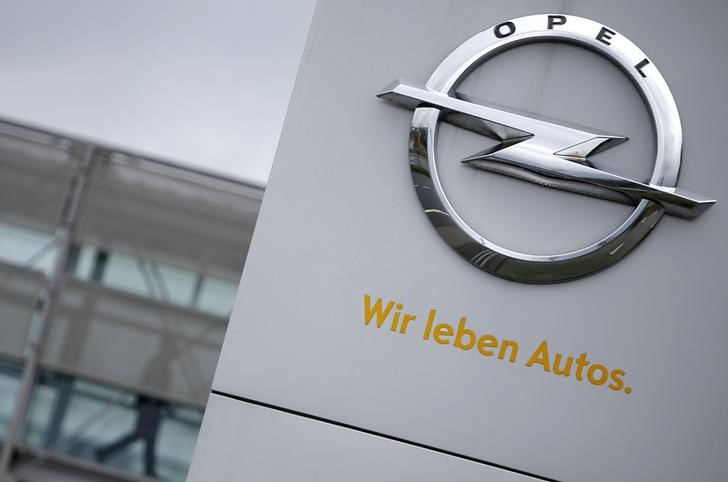 © Reuters. OPEL DÉMENT SOUS-ESTIMER ÉMISSIONS ET CONSOMMATION DE LA ZAFIRA