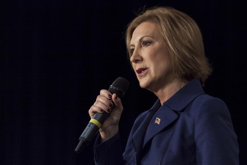 © Reuters. U.S. Republican presidential candidate Carly Fiorina speaks at the Growth and Opportunity Party at the Iowa State Fairgrounds in Des Moines, Iowa