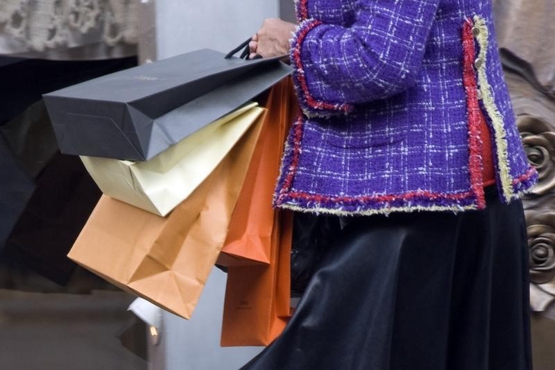 © Reuters. LES PRIX DEVRAIENT AUGMENTER DANS L'HABILLEMENT EN 2016