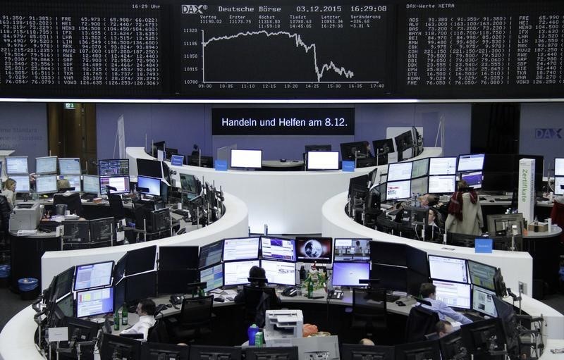 © Reuters.  Las bolsas europeas abren con nuevas pérdidas 