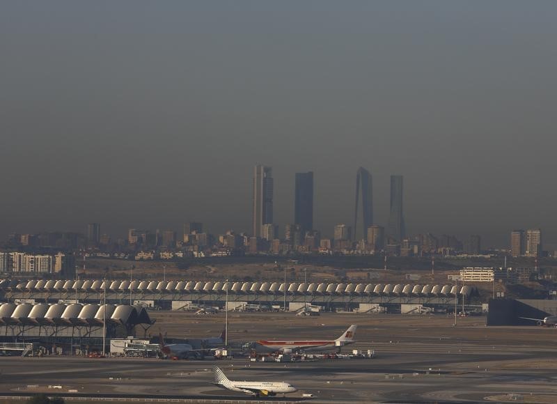 © Reuters. España amplía objetivos de biocarburantes para cumplir con compromisos UE 