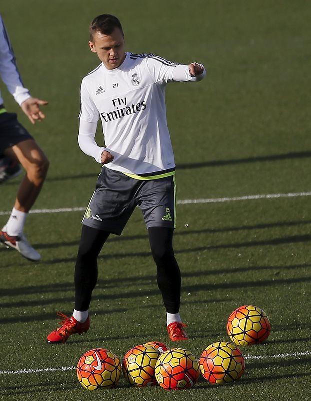 © Reuters. El Madrid, expulsado de la Copa del Rey por alineación indebida