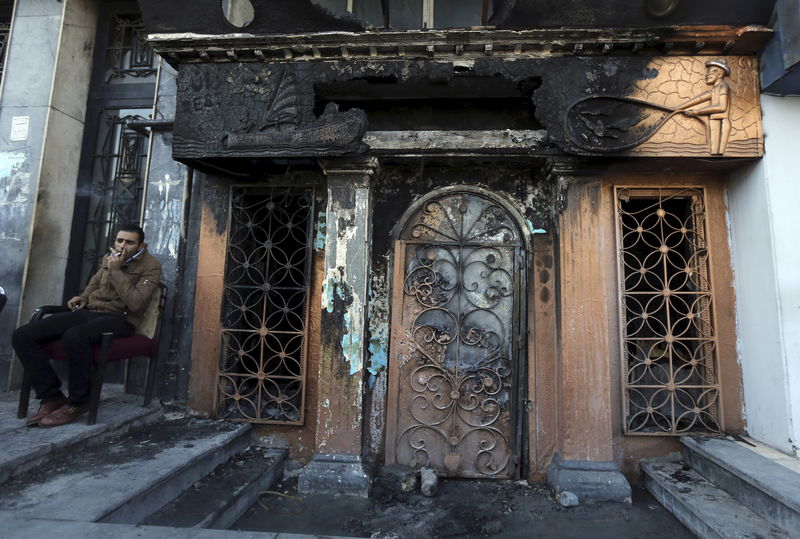 © Reuters. بيان: مقتل 16 وإصابة 3 في هجوم انتقامي بزجاجات حارقة على ملهى بمصر