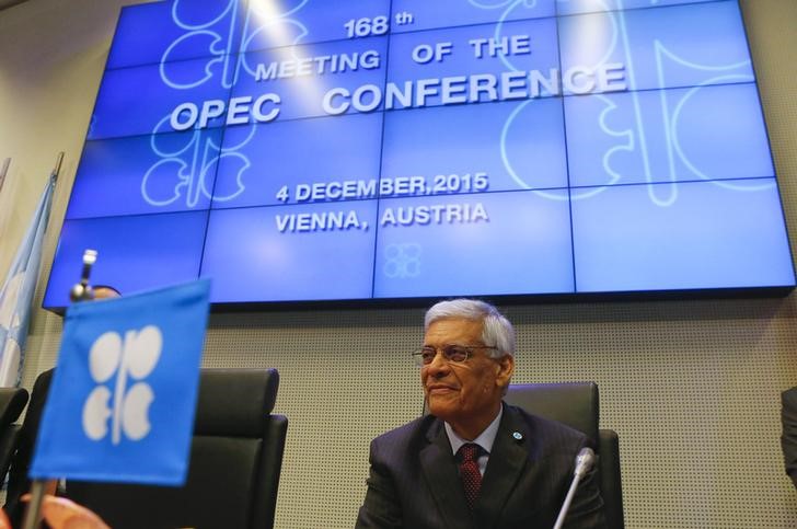 © Reuters. OPEC secretary general al-Badri waits for the start of a meeting of OPEC oil ministers in Vienna