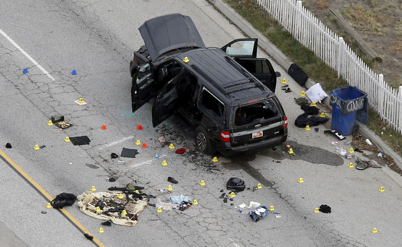 © Reuters. Restos de um carro usado no ataque desta semana em San Bernardino