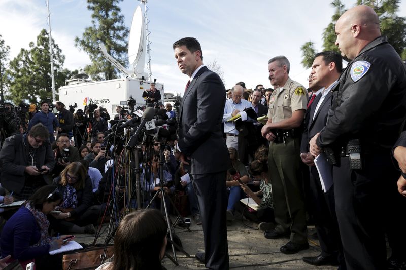 © Reuters. السلطات الأمريكية تحقق في حادثة كاليفورنيا بوصفها عملا إرهابيا