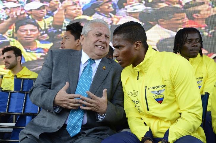 © Reuters. Presidente da Federação Equatoriana de Futebol (FEF), Luis Chiriboga