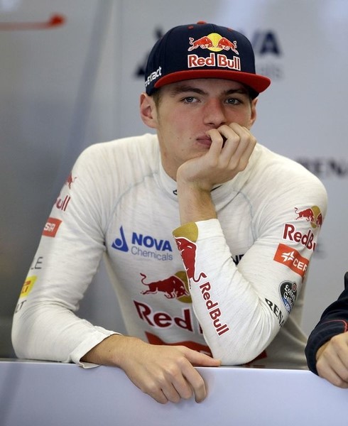 © Reuters. فرستابن الصاعد يحصد ثلاث جوائز في نهاية موسمه الأول في فورمولا 1