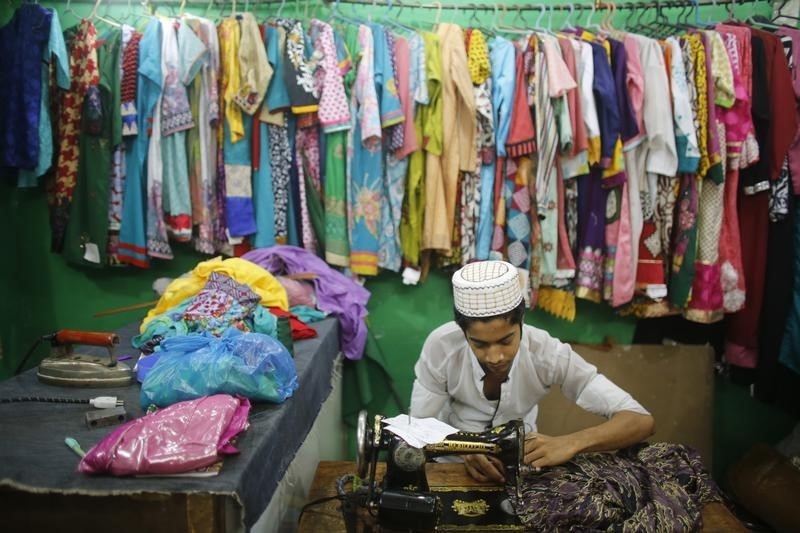 © Reuters. نمو صادرات بنجلادش 13.7% في نوفمبر مع زيادة مبيعات الملابس