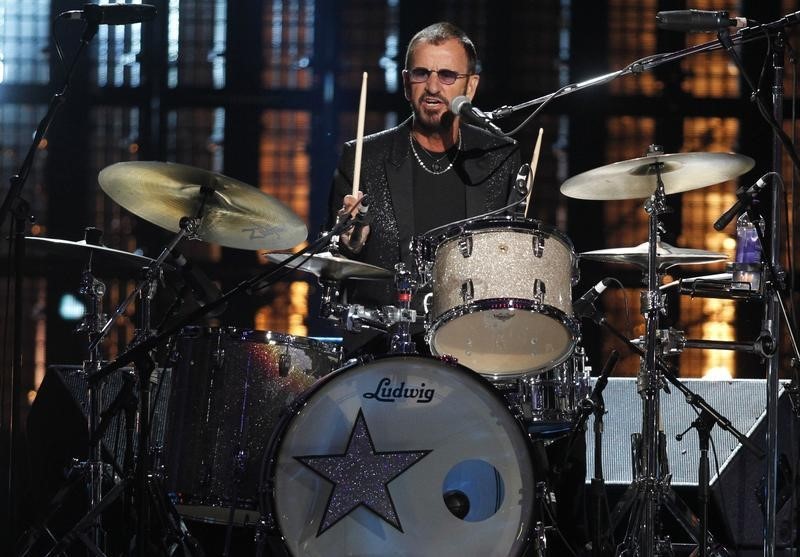 © Reuters. La batería de Ringo Starr es subastada por 2,2 mlns dólares