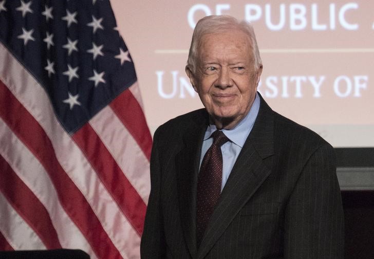 © Reuters. El ex presidente de EEUU Jimmy Carter dice que no hay señales de cáncer en su cerebro