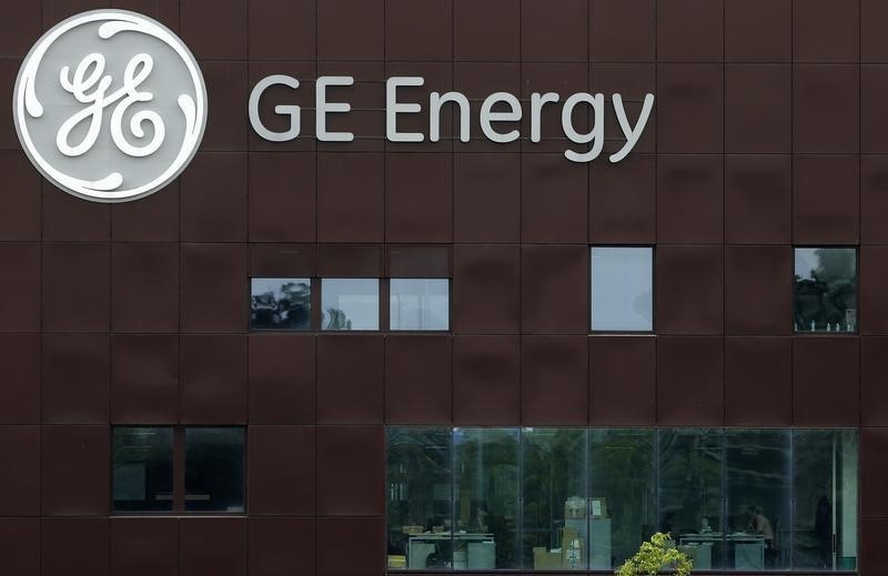 © Reuters. GE RENONCE À VENDRE SON ÉLECTROMENAGER À ELECTROLUX