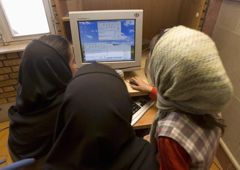 © Reuters. Irán arresta a 53 personas por gestionar webs a favor del Estado Islámico