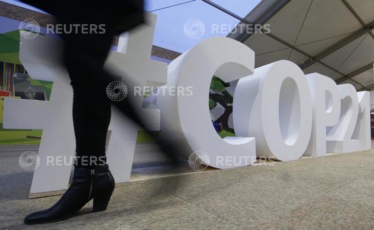 © Reuters. ENTRÉE EN SCÈNE DES MINISTRES À LA COP21