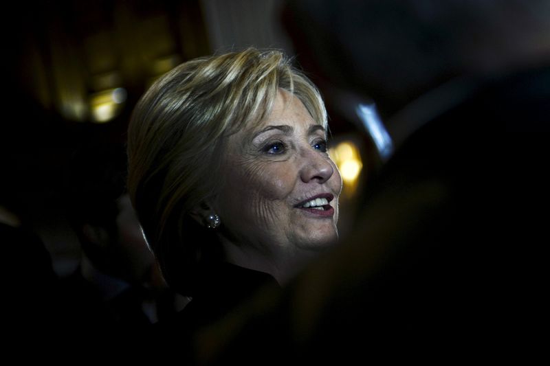 © Reuters. U.S. Democratic presidential candidate and former Secretary of State Hillary Clinton greets supporters after delivering the keynote address at the Brookings Institution Saban Forum at the Willard Hotel in Washington