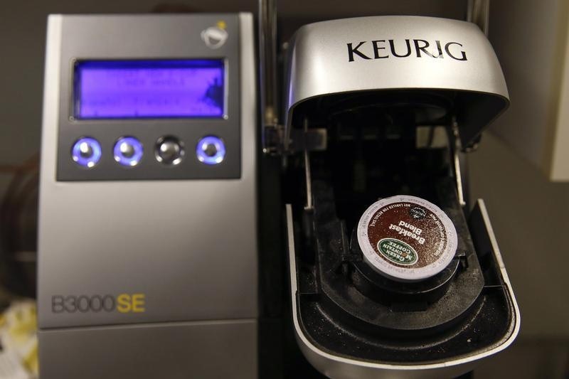 © Reuters. A single-serve Keurig Green Mountain brewing machine is seen before dispensing coffee in New York