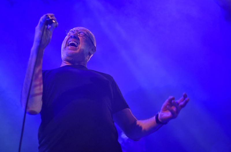 © Reuters. Scottish singer Fish, former frontman of the band Marillion, performs during a concert in London