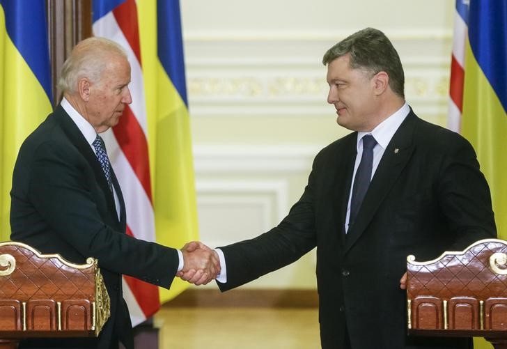 © Reuters. Ucrania tiene que trabajar en más reformas, dice Biden