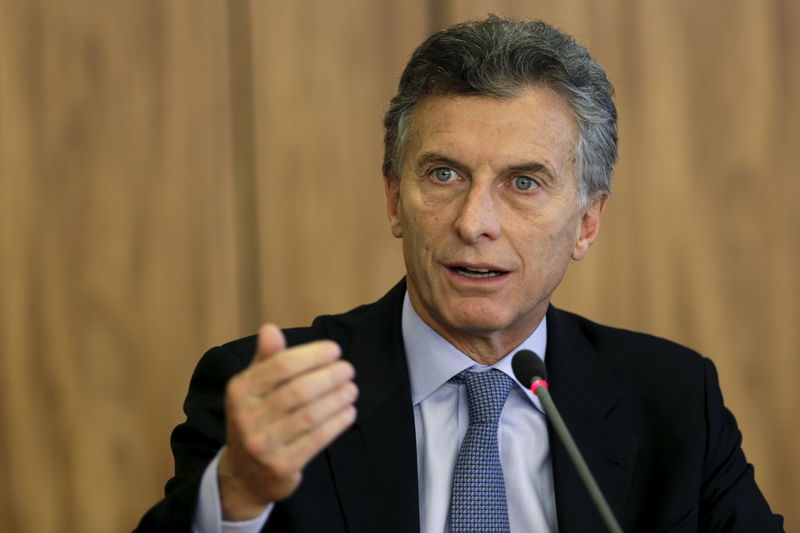 © Reuters. Macri concede entrevista coletiva em Brasília