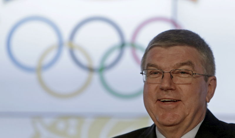 © Reuters. El presidente del COI ve escándalos deportivos como oportunidad para realizar cambios