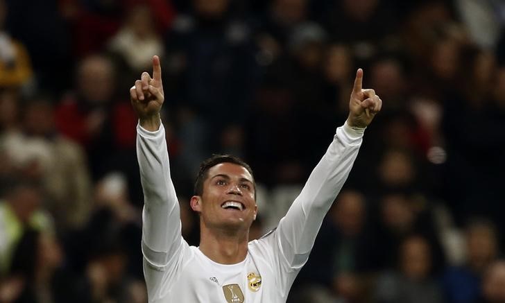 © Reuters. Cristiano Ronaldo comemora gol do Real Madrid contra o Malmo 