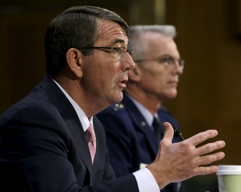 © Reuters. أمريكا مستعدة لإرسال مستشارين لدعم العراق في معركة الرمادي
