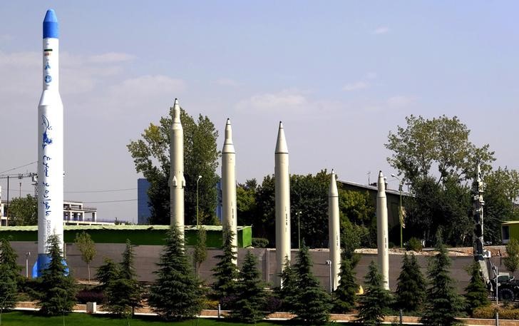 © Reuters. File photo of Iranian-made missiles at Holy Defence Museum in Tehran