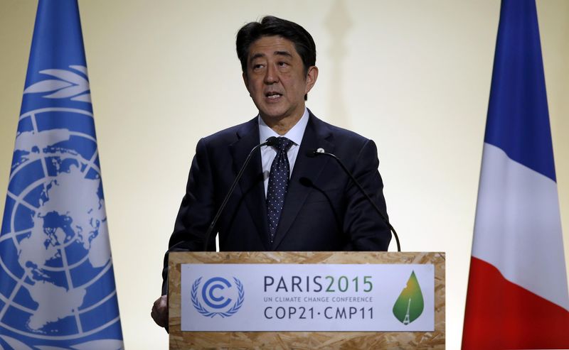 © Reuters. El partido gobernante de Japón aprueba recorte del impuesto de sociedades 