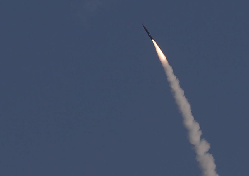 © Reuters. اسرائيل تختبر صاروخ (ارو 3) الاعتراضي