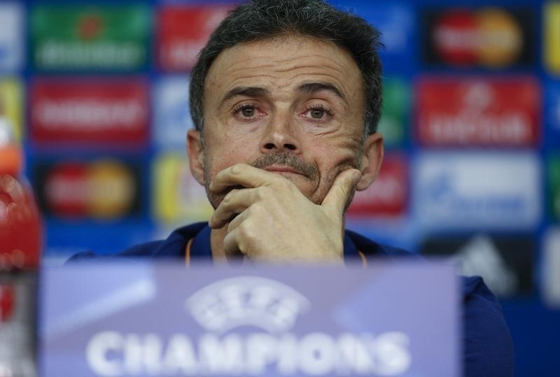 © Reuters.  El Barça mantendría una corta ventaja en liga antes de viajar al Mundialito