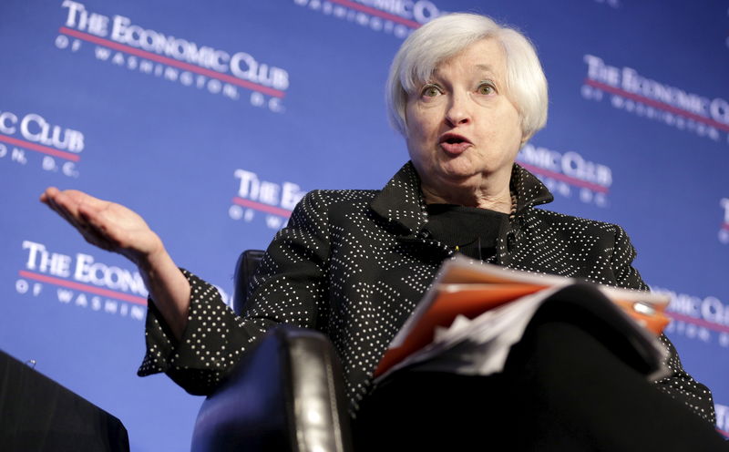 © Reuters. Federal Reserve Chairman Janet Yellen speaks at an event hosted by the Economic Club of Washington