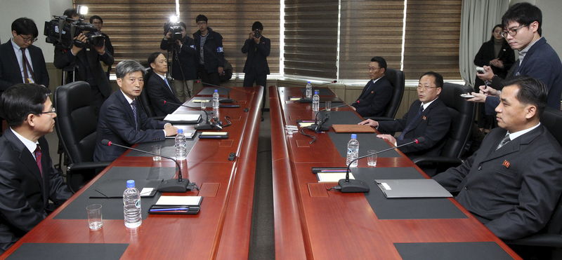 © Reuters. Terminan sin acuerdo conversaciones de alto nivel entre las dos Coreas