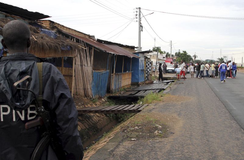 © Reuters. ارتفاع عدد قتلى اشتباكات الجمعة الدامية بعاصمة بوروندي لنحو 90