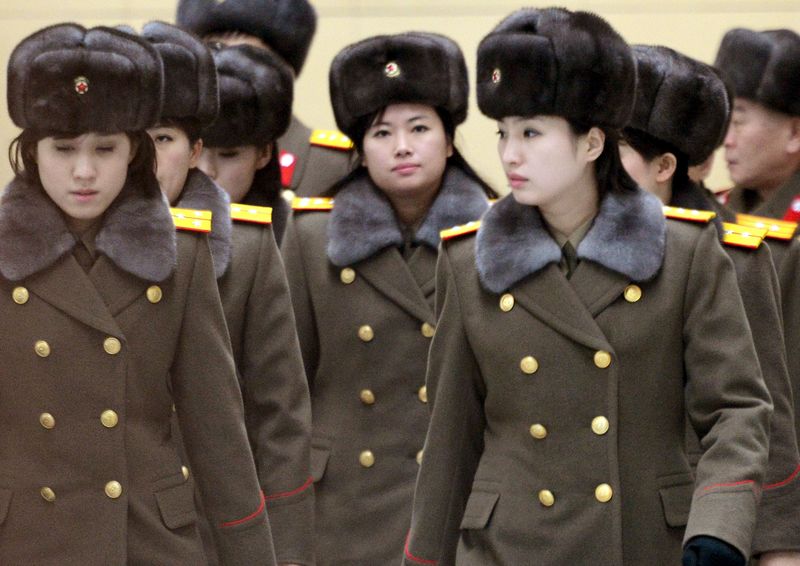 © Reuters. فرقة بوب نسائية كورية شمالية تلغي حفلا في بكين