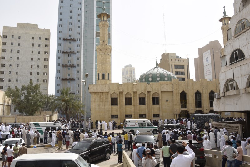 © Reuters. موقع: محكمة كويتية تؤيد إعدام المتهم الأول في تفجير مسجد الصادق