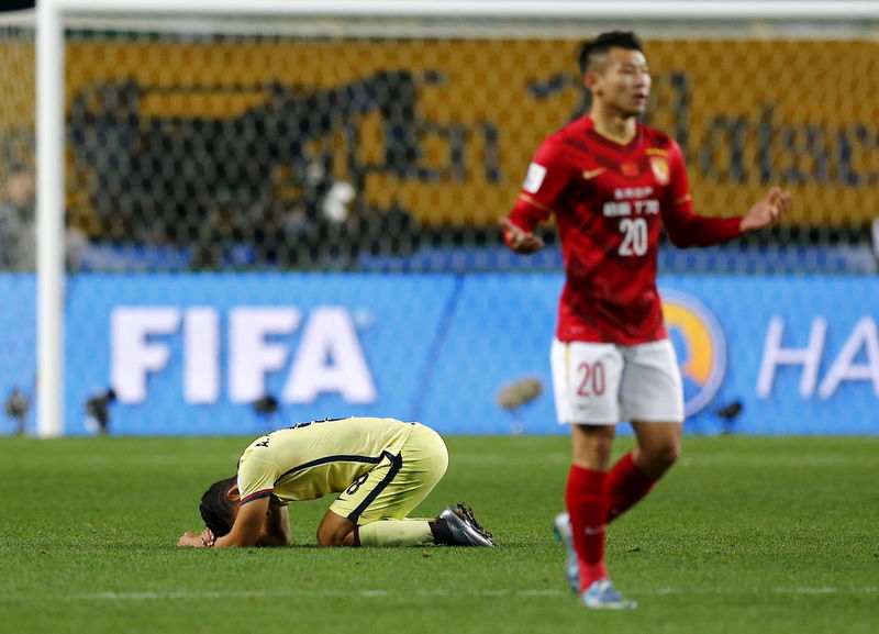 © Reuters. El Evergrande de Scolari sorprende al América y llega a semis del Mundialito