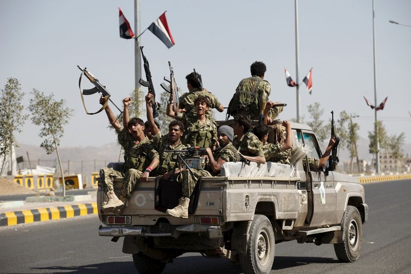 © Reuters. الغرب يضغط من أجل السلام في اليمن في منطقة ترزح تحت نير الفوضى