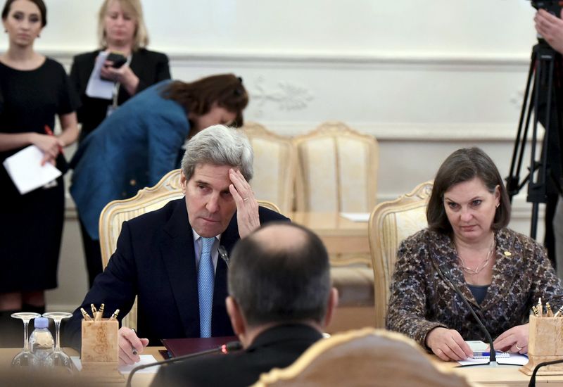 © Reuters. U.S. Secretary of State John Kerry and Assistant Secretary for European and Eurasian Affairs Victoria Nuland take part in a bilateral meeting with Russian Foreign Minister Sergei Lavrov in Moscow 