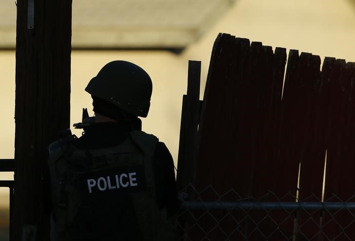 © Reuters. قادة الشرطة الأمريكية في وضع صعب وسط ارتفاع معدلات الجريمة وضغط الإعلام