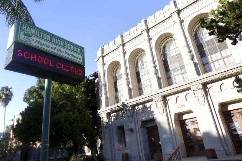 © Reuters. Hamilton High School é fechada em Los Angeles